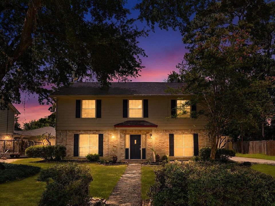 1st image of 15015 Gladebrook Dr
