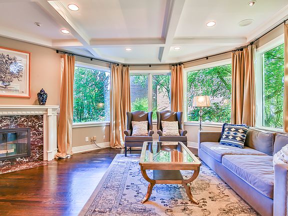 elegant living&tree wrapped