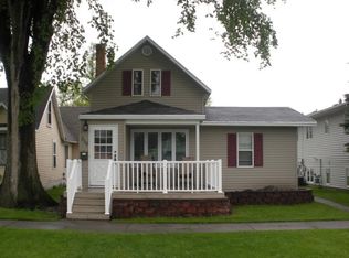 219 7th St NW, East Grand Forks, MN 56721