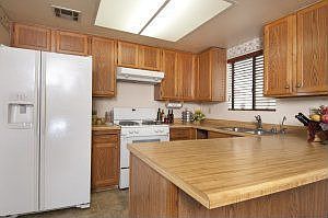 4th image of 5562 Welland Ave
