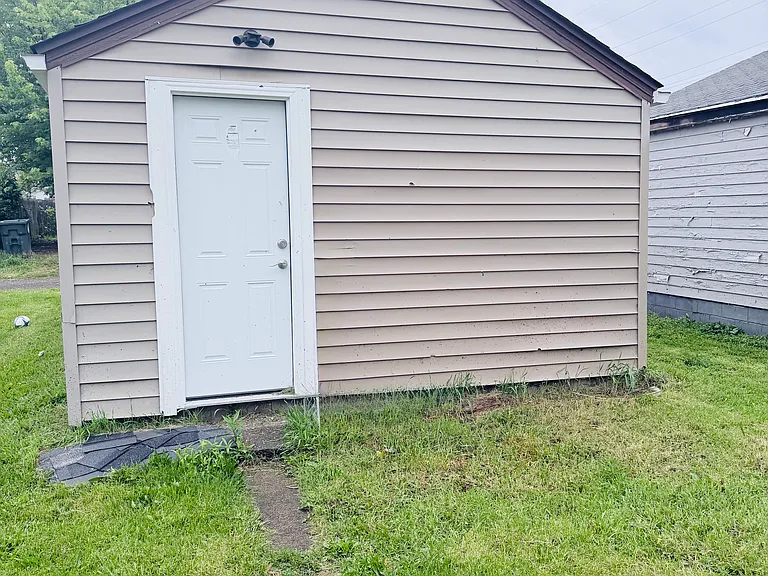 1511 Stark Ave SW — Photo 10