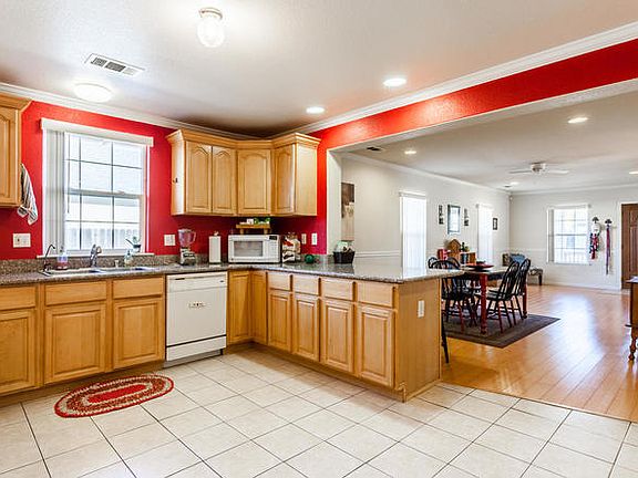 5th image of 1083 Glenrose Ave