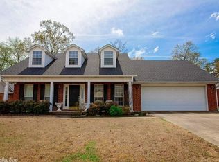 360 Regal Oaks Cir, White Hall, AR 71602