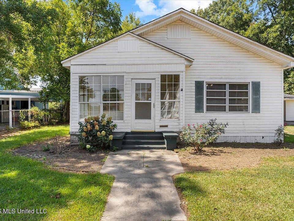 1st image of 404 Dubose St