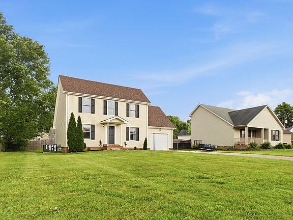 3rd image of 262 Kathleen Ct