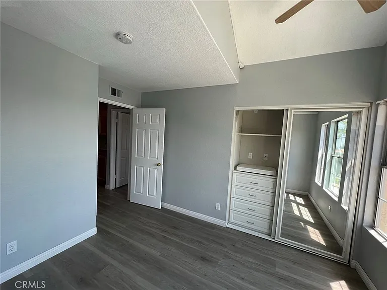 543 S Eveningsong Ln — Photo 30