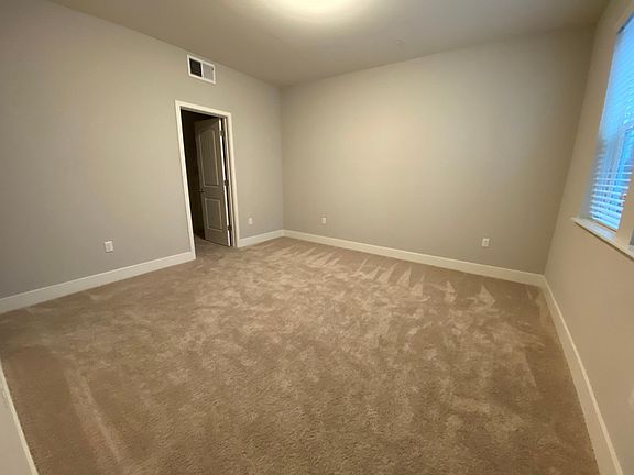 3rd image of 287 Baja Rose St