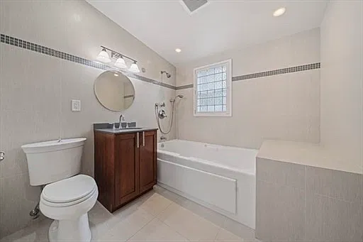 23 Cheverus Rd — Photo 3