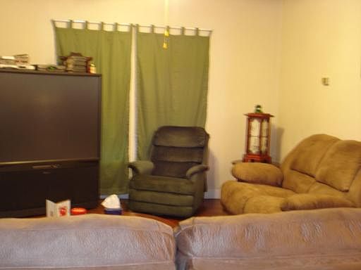 4th image of 327 S Kendalia Ave