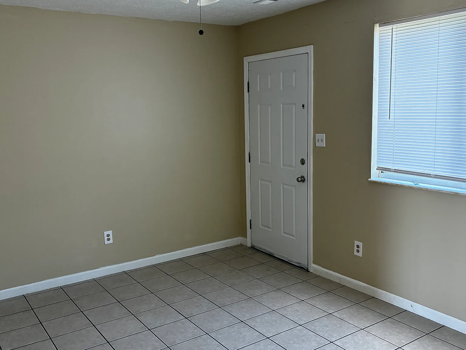2 bed, 800 sqft, $850 — Photo 3
