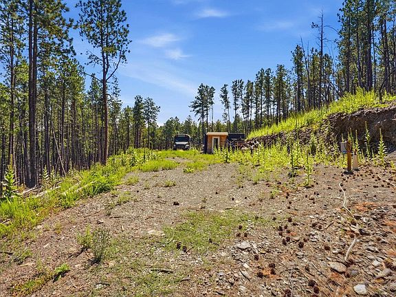 3rd image of 23220 Clear Creek Rd