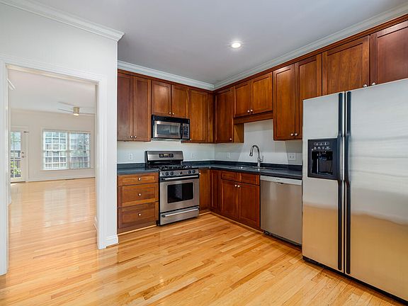 4th image of 1300 Cameron View Ct