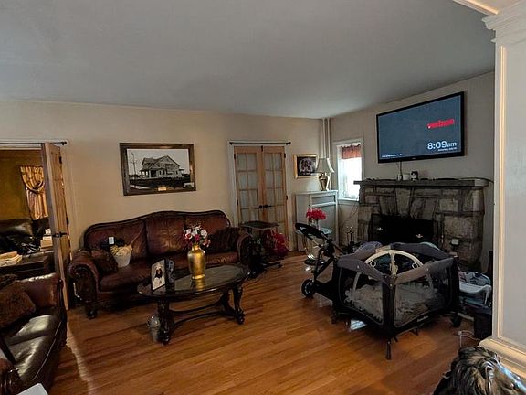5th image of 3716 Bonsall Ave