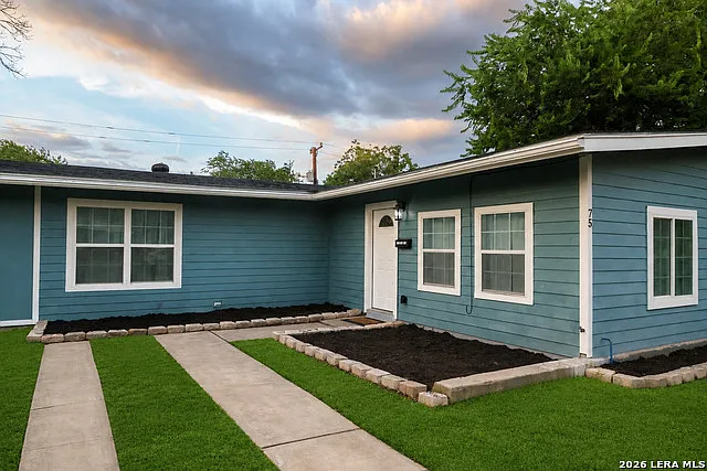 3 bed, 2.0 bath, 1455 sqft, $1,700 — Photo 3