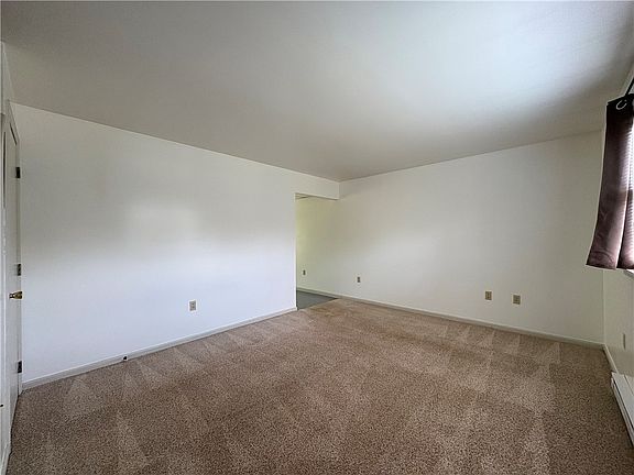 3rd image of 216 Pleasantview Dr