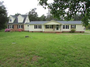 703 Hogan Rd, Greensboro, NC 27406