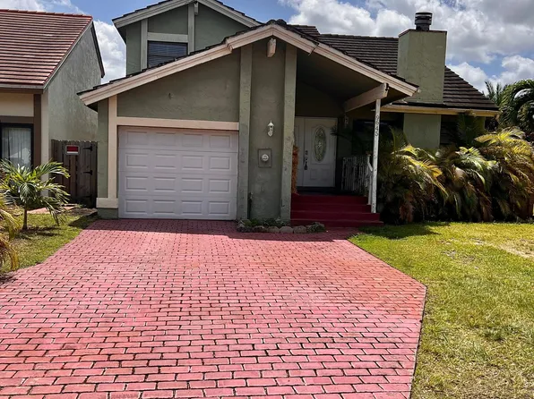 9645 SW 148th Pl, Miami, FL 33196