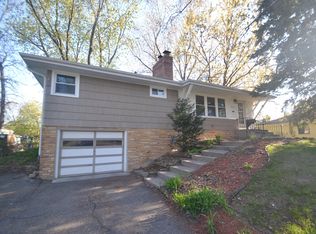 7609 Viewcrest Ln, New Hope, MN 55427