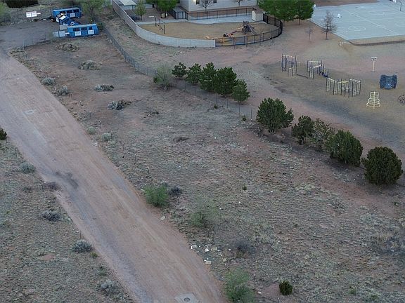 2nd image of 4049 Lucia Ln