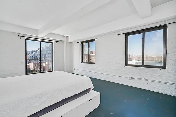 Sold by Avenue Sotheby's International Realty | media 28