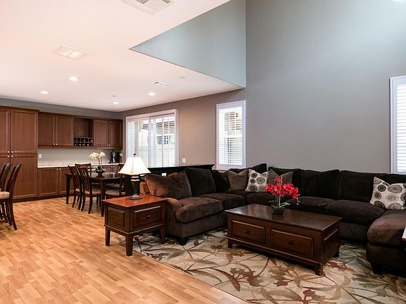 3605 Dunkirk Dr-large-004-25-Living Room