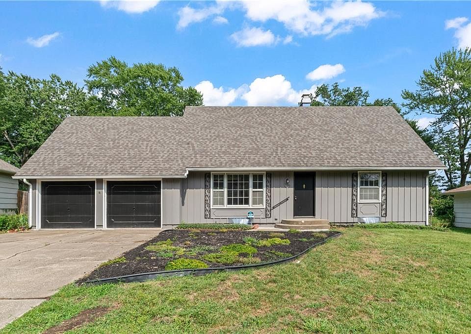 1st image of 13621 Applewood Dr