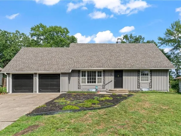 13621 Applewood Dr, Grandview, MO 64030