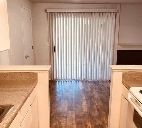 4th image of 139 S 340th St APT C