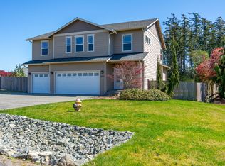 950 Lyle Ridge Cir, Oak Harbor, WA 98277