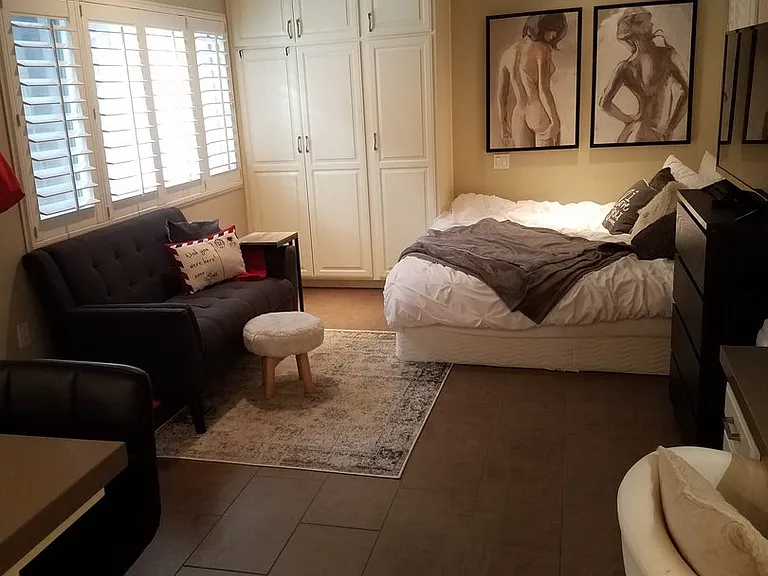 Studio bedroom