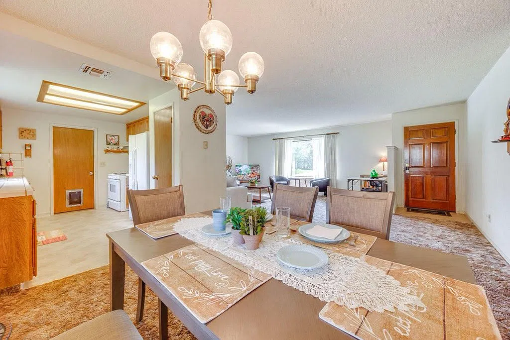 3 bed, 1340 sqft, $3,000 — Photo 4