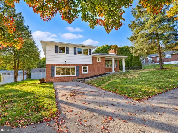 205 Ridgeview Rd, New Cumberland, PA 17070