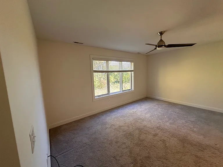 1361 Slate Ct — Photo 24