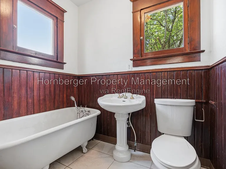 1128 W Spofford Ave — Photo 9