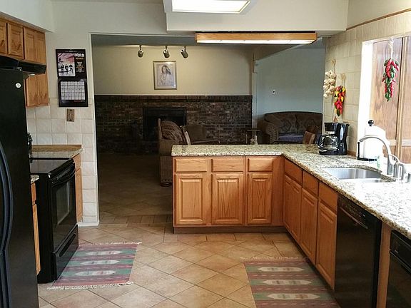 5th image of 11404 Manitoba Dr NE