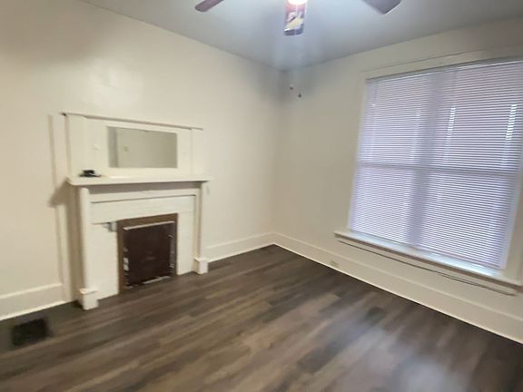 4th image of 38-40 E 18th Ave