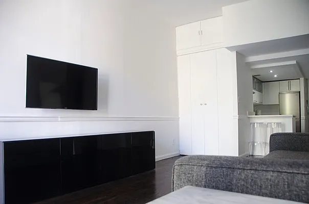 Rented by R New York | media 11