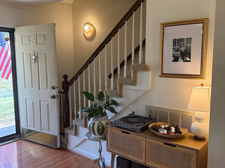 619 Chesterfield Cir — Photo 9