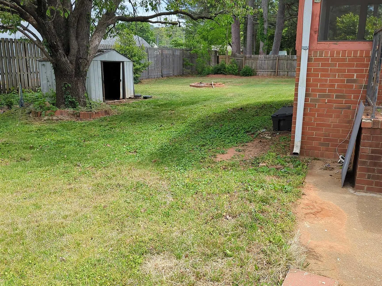 3 bed, 2.0 bath, 1995 sqft, $1,695 — Photo 3
