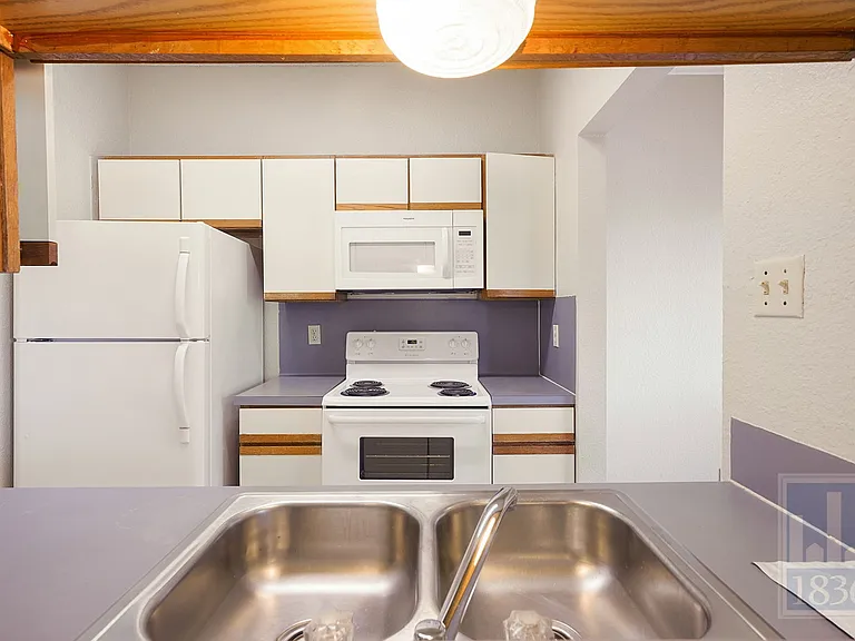 2804 Rio Grande St #303 — Photo 10