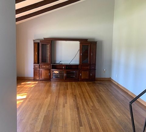 5th image of 17417 Oconto Ave