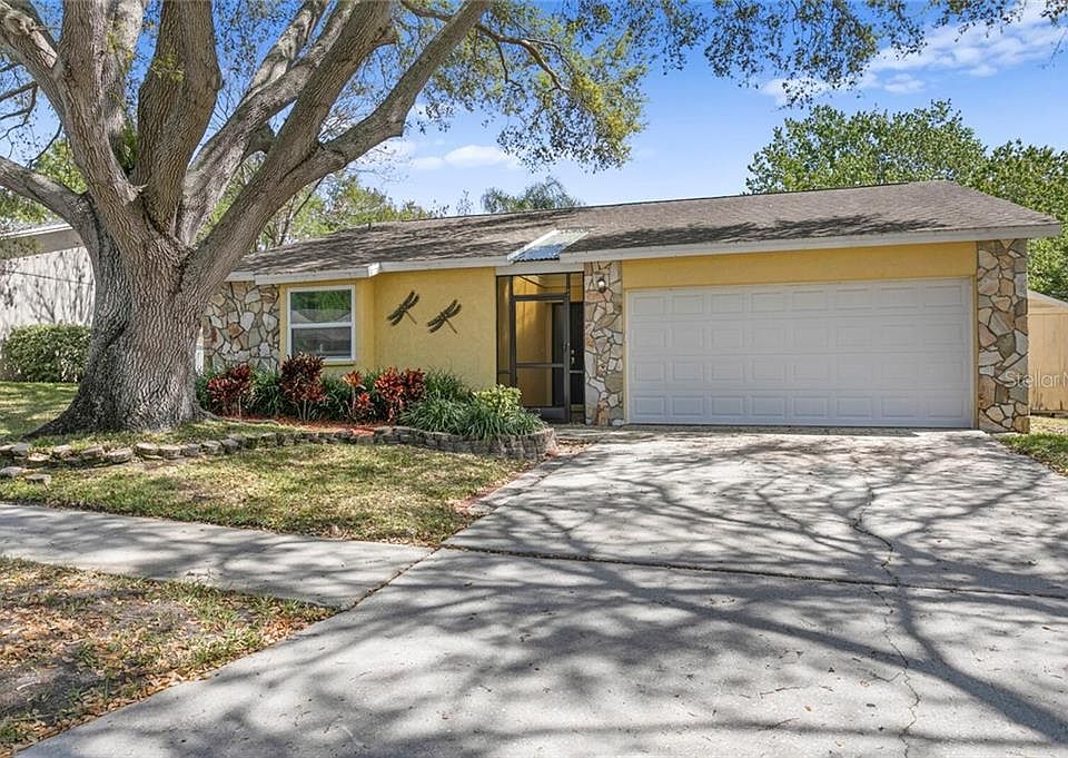 1st image of 803 Harbor Cir