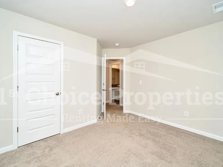 211 Driftwood Ln #4 — Photo 15