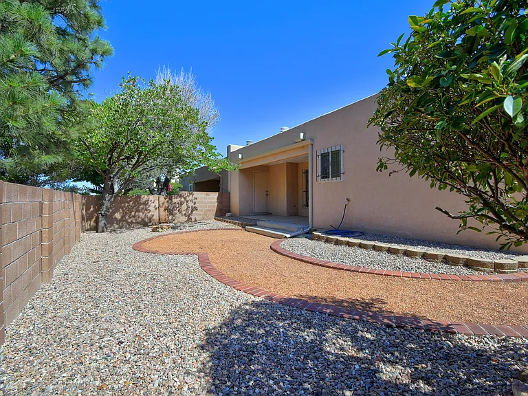 9812 Amigante Dr NE — Photo 19