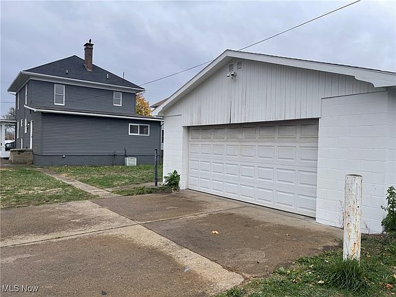 5th image of 503 Merrick Ave