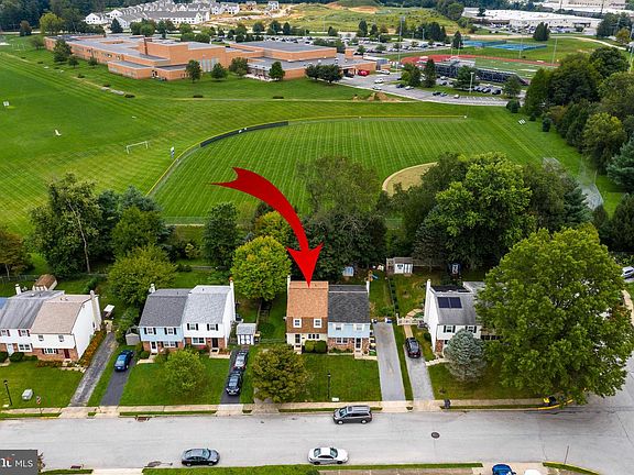 3rd image of 225 Karen Dr