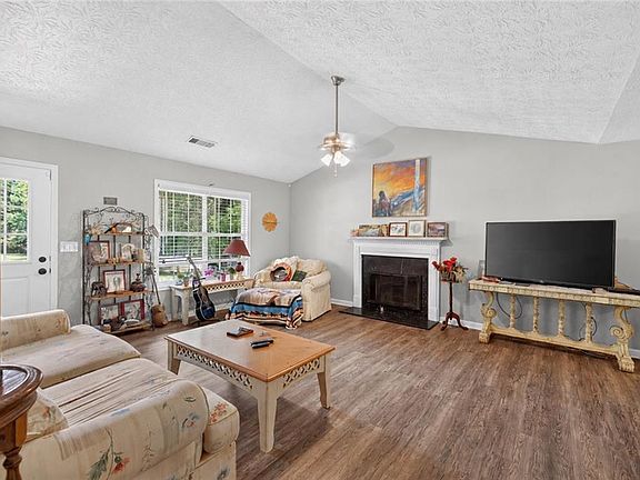 3rd image of 1447 Millstone Ct