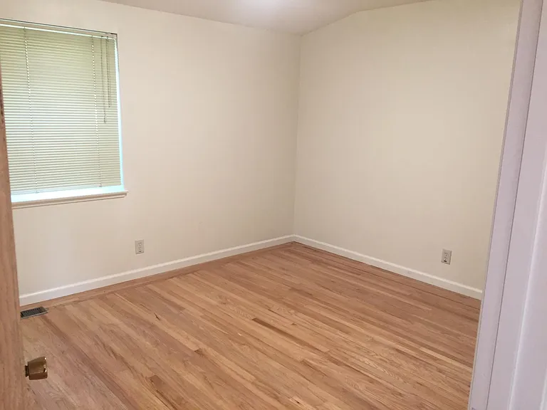 7466 Heatherwood Dr — Photo 6