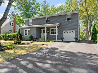2315 Nelson Dr, Niskayuna, NY 12309