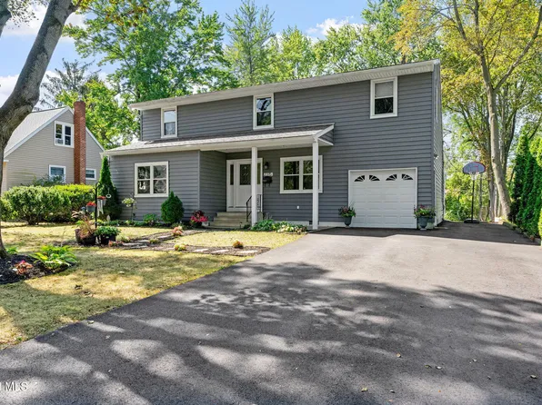 2315 Nelson Drive, Niskayuna, NY 12309